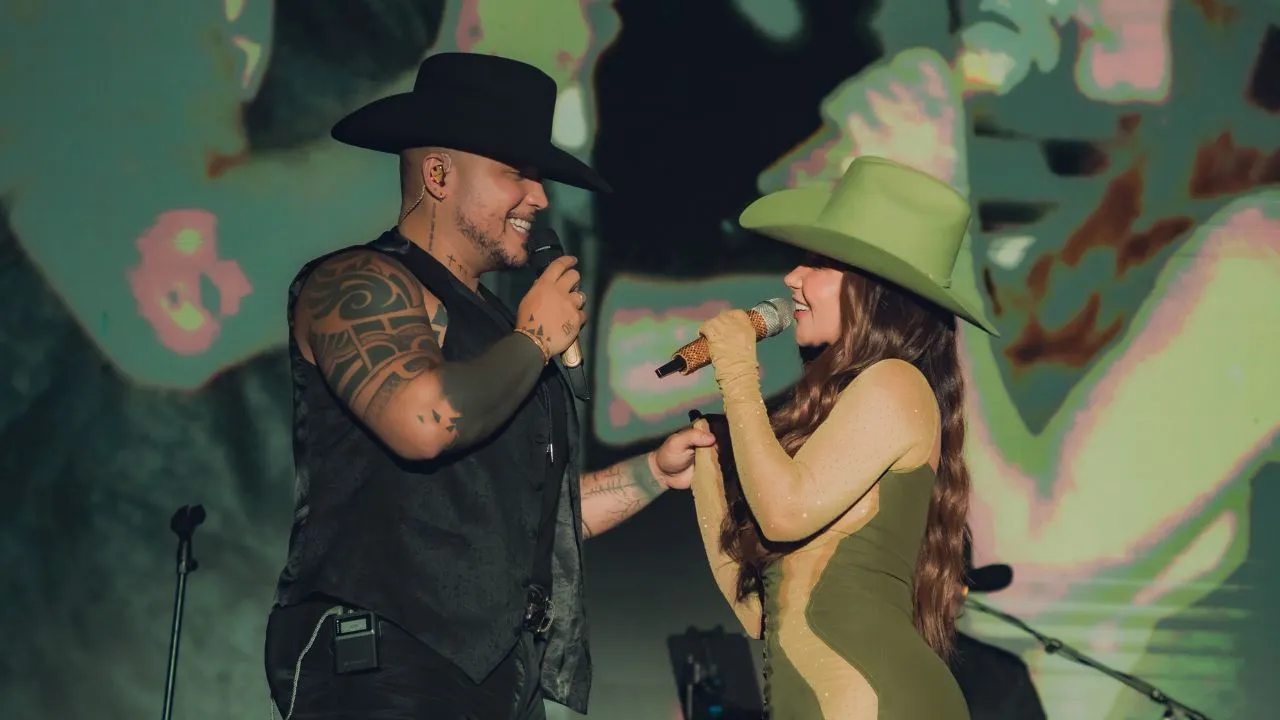 Jessi Uribe y Paola Jara ‘Despecho a 2 Voces’: Jessi Uribe anunció su primer Movistar Arena junto a Paola Jara