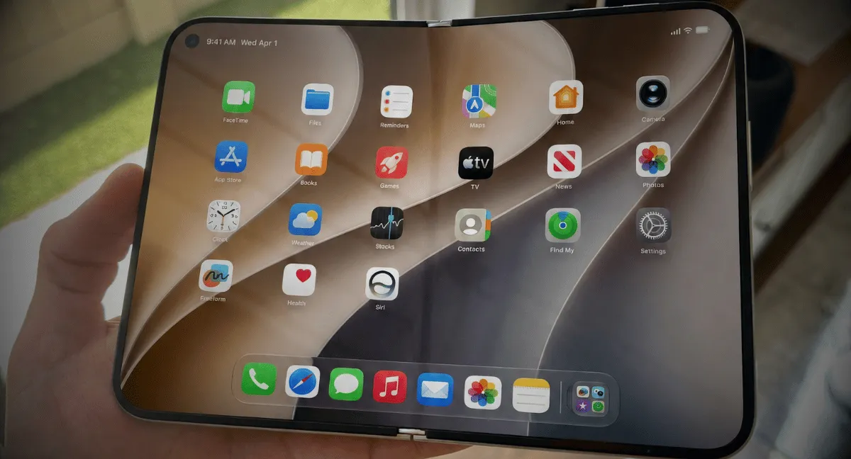 John Ternus presenta el iPhone plegable de Apple el 9 de septiembre en Cupertino. No se ha lanzado el iPhone plegable y Apple ya tiene problemas para fabricarlo: ¿cuántos hace?