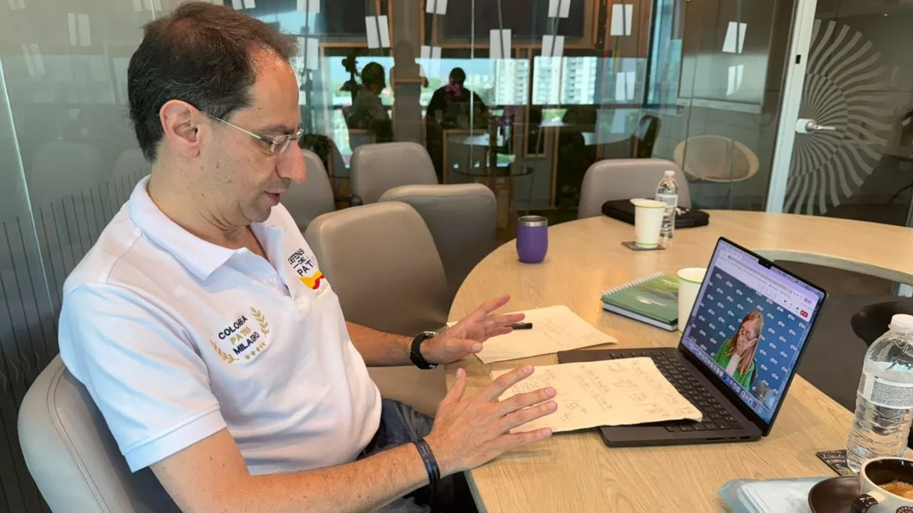 José Manuel Restrepo tuvo primera reunión con BID Primera reunión clave de José Manuel Restrepo para definir plan económico en nuevo gobierno