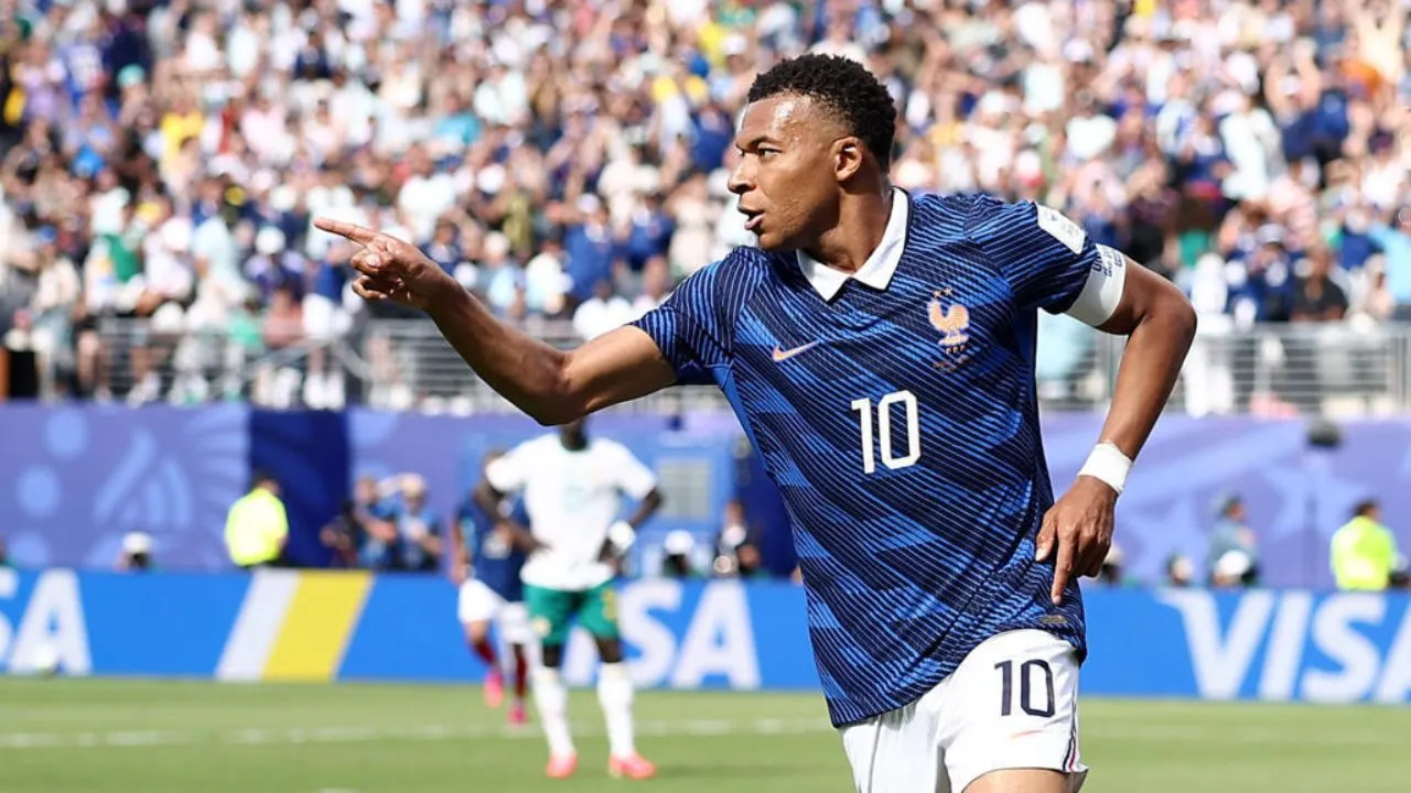 Kylian Mbappé Video | Mbappé le descontó a Inglaterra para recortar distancia y subirse a la cima de goleadores