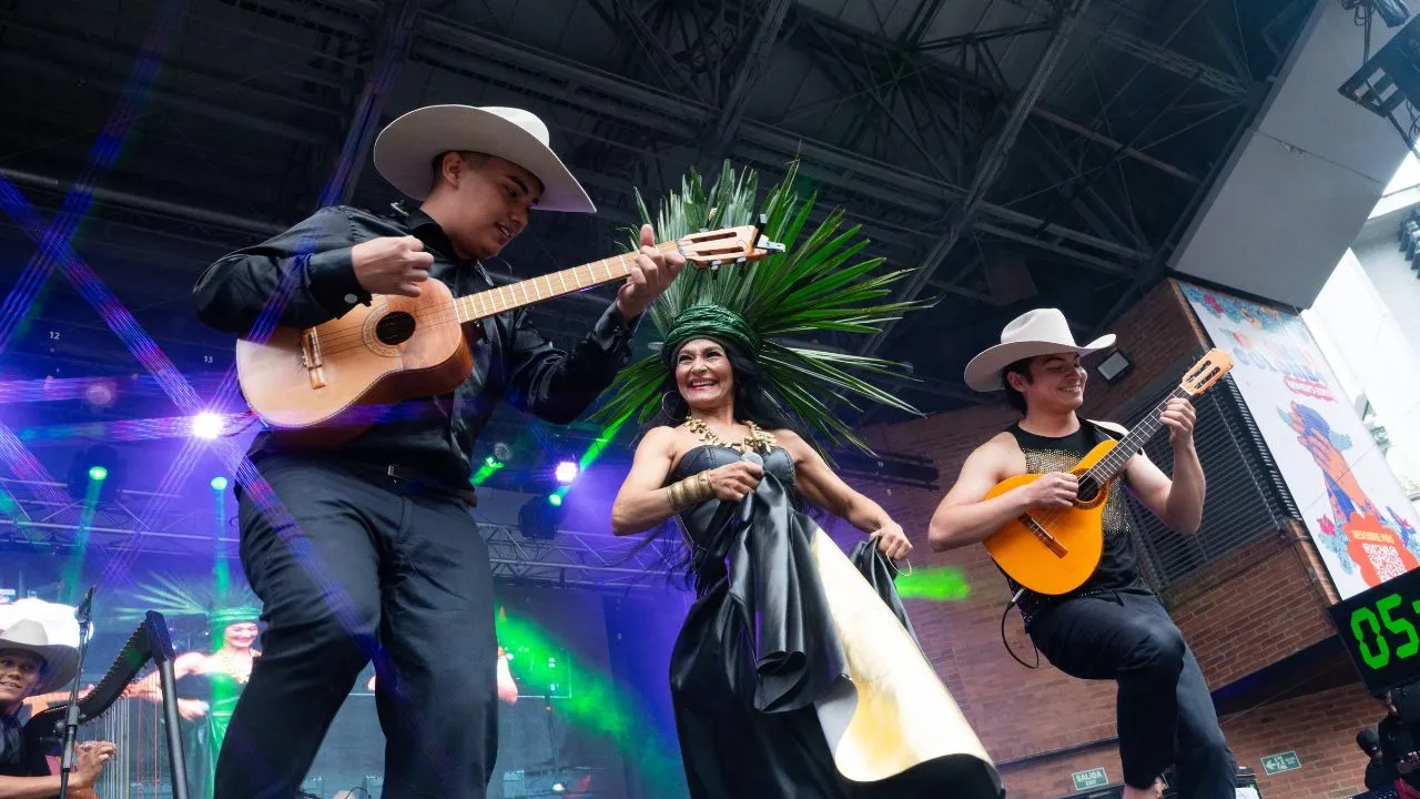 La agrupación colombiana Cimarrón es liderada por la artista Ana Veydó. Imagen principal
