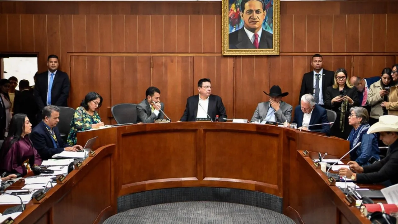 La Comisión Séptima aprobó una proposición que frena la reforma a la salud Sin claridad en la plata, Congreso no avanzará en la reforma a la salud