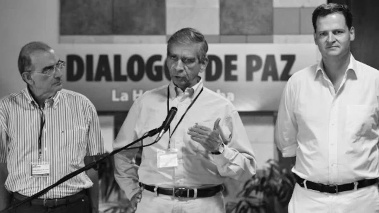 'La paz es más valiosa que cualquier batalla': presidente Petro destaca el legado del general Mora Rangel