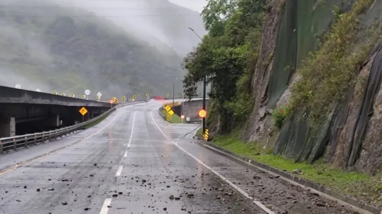 La vía al Llano permanecerá cerrada por 72 horas mientras se habilita un paso provisional Imagen principal