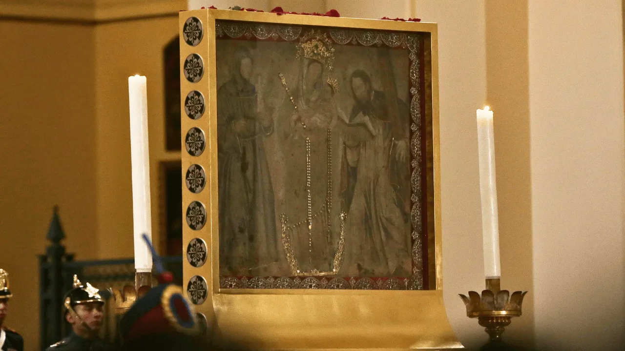 La Virgen de Nuestra Señora del Rosario de Chiquinquirá, patrona de Colombia, en Boyacá. ¿Habrá festivo en julio en Colombia? Dos demandas buscan tumbar el nuevo día de descanso