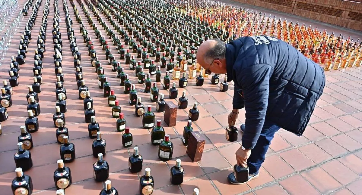 Licor adulterado Histórica incautación de licor adulterado en Bogotá: así fue el gigantesco operativo