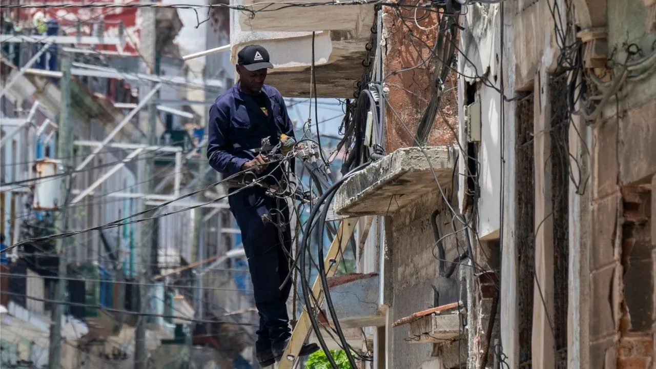 Los cubanos volvieron a sentir el rigor de las malas decisiones políticas. Cuba se 'apaga': más de 10 millones de isleños sufren una grave consecuencia