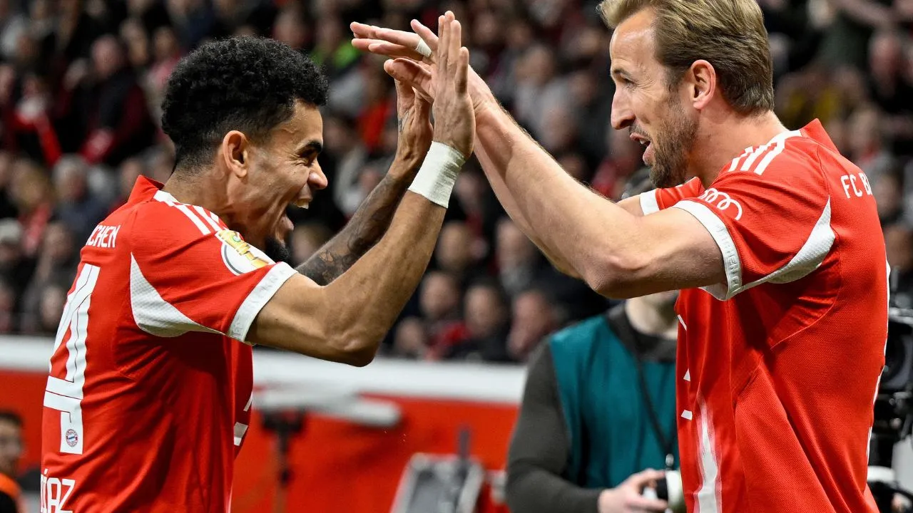 Luis Díaz Luis Díaz, asistencia y figura en la goleada de despedida del Bayern en la Bundesliga