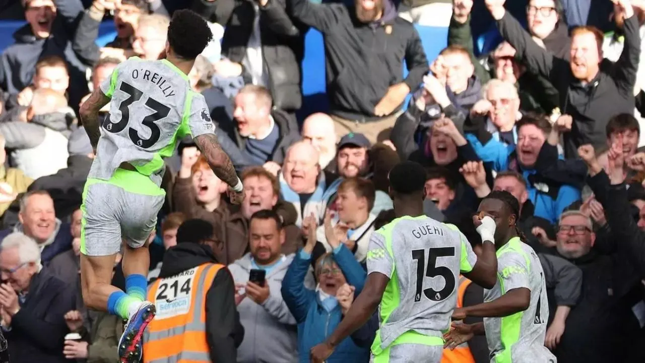 Manchester City Arde la Premier | City goleó al Chelsea y así quedaron las cuentas para ganarle el título al Arsenal
