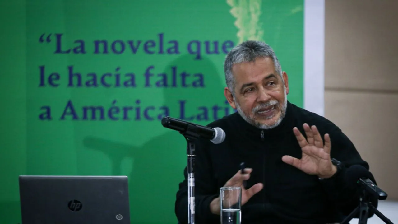 Mario Mendoza presenta ‘La hora de los lobos’ en la FILBo 2026 Mario Mendoza regresa a la FILBo: 'La hora de los lobos', el rostro moderno del crimen en Colombia