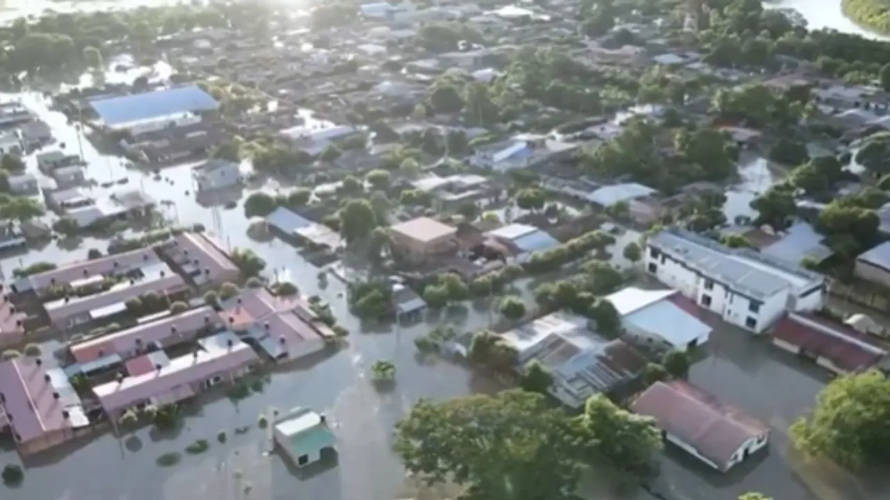 Más de 16.000 familias han sido afectadas por la emergencia invernal en Colombia. Los 24 municipios afectados por inundaciones en Colombia: 16.000 familias damnificadas