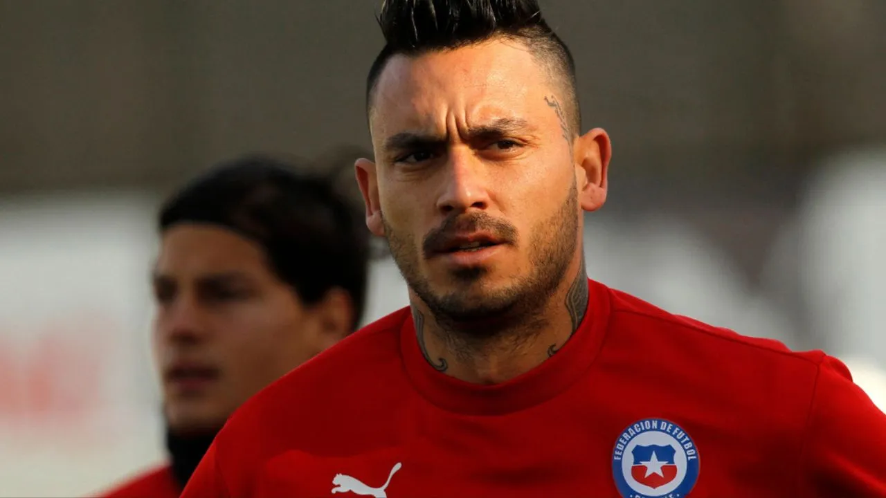 Mauricio Pinilla El chileno que enfrentó a Colombia y hoy juega un partido contra el cáncer de piel