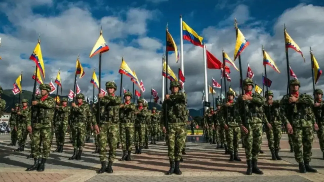 Miles de uniformados participarán en los desfiles del 20 de julio. Desfile del 20 de julio en Bogotá y otras ciudades: recorridos, horarios, cierres viales y marchas