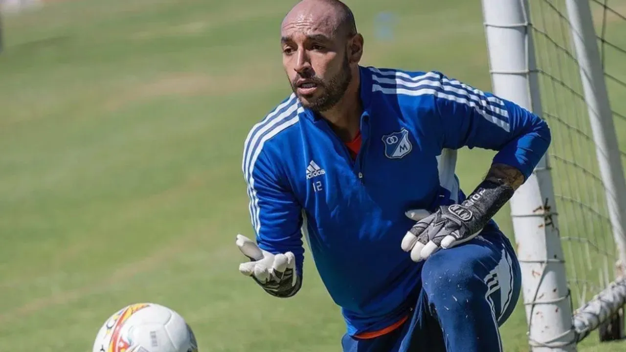 Millonarios A Novoa le cayó la justicia con todo el poder: la drástica sanción al arquero de Millonarios