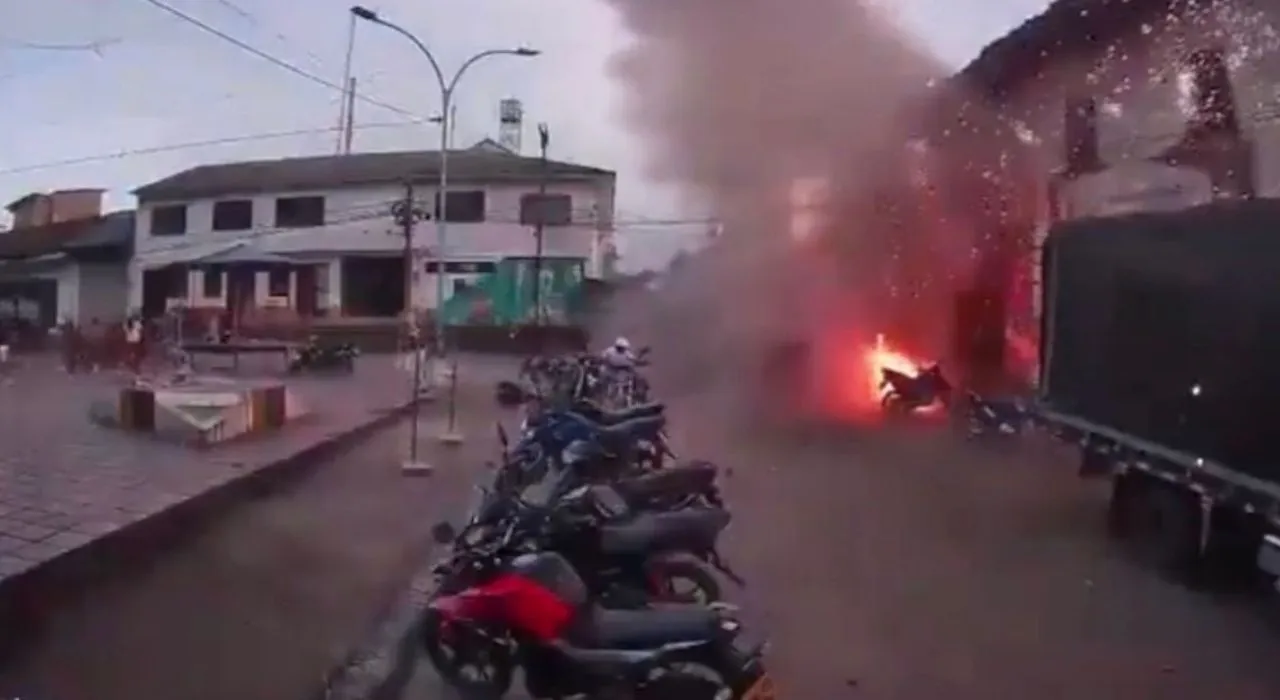 Atentado en Cauca: motocicleta cargada con explosivos deja dos heridos Atentado en Cauca: motocicleta cargada con explosivos deja dos heridos