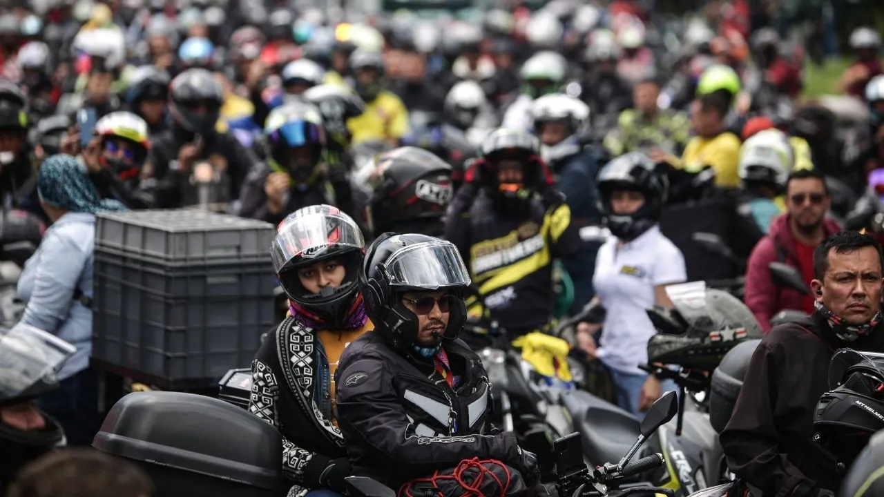 Regreso tortuoso a casa para millones de habitantes de Bogotá: Alcaldía y moteros no ceden