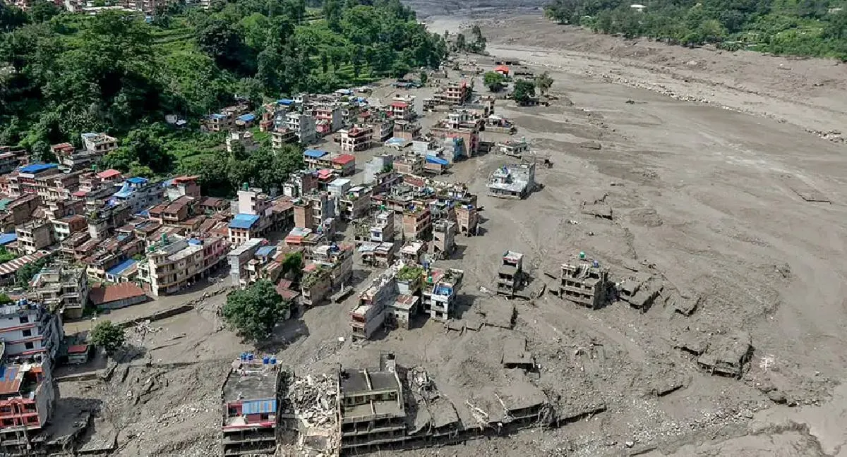 Nepal avalancha Videos | Impresionantes imágenes de la avalancha en Nepal que deja decenas de muertos