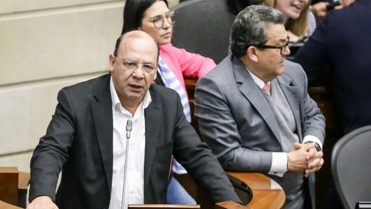 El Ministerio de Hacienda se aferra a una ley de financiamiento parcialmente hundida