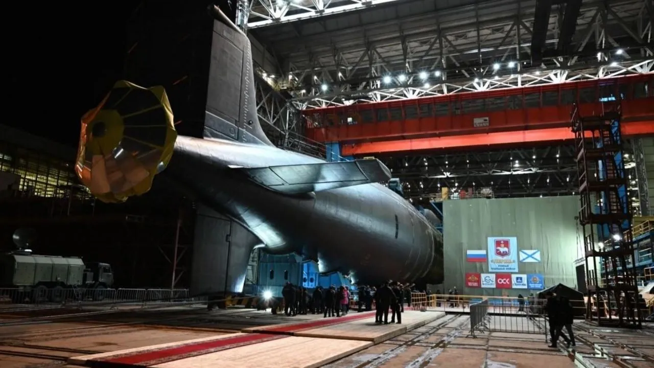 Nuevo submarino de Rusia Perm Rusia presume su nuevo submarino nuclear de 130 metros y capacidad hipersónica: así es el Perm