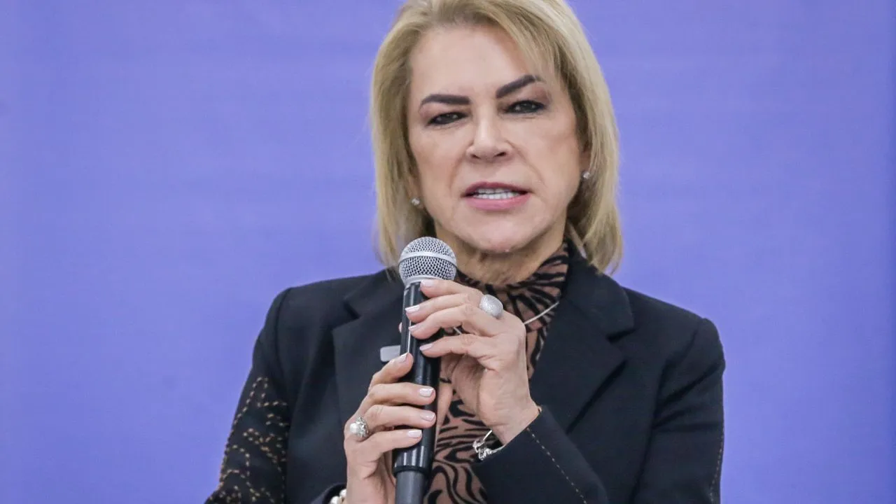 Patricia Duque Con De la Espriella ni en las curvas: ministra del Deporte presentó su renuncia