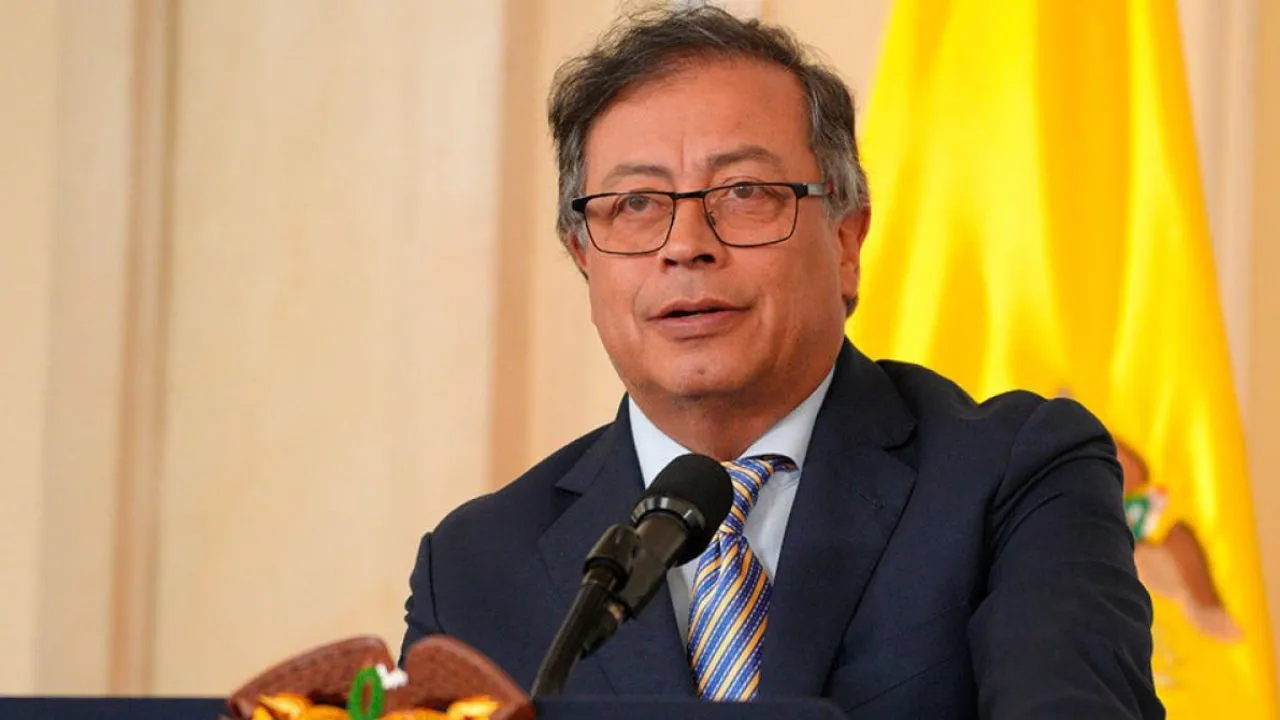Petro durante un acto oficial. ¿Por qué el presidente Petro canceló la gira nacional que realizaría antes de las elecciones?