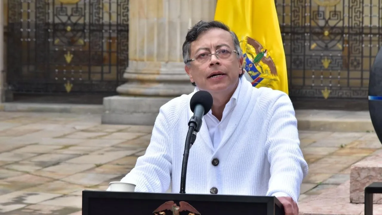 Petro habla por primera vez de "fraude electoral". Nuevo tuit de Petro sobre "fraude": dice tener pruebas y ataca otra vez a la Registraduría