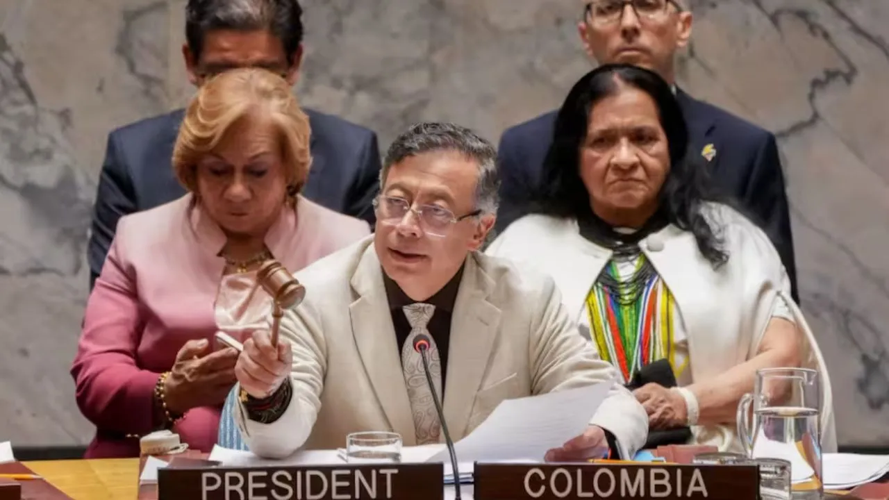 Petro solicita investigar a congresista que pidió suspenderlo del cargo. Gustavo Petro ya respondió por presunta suspensión y dejó fuerte solicitud contra Gloria Arizabaleta