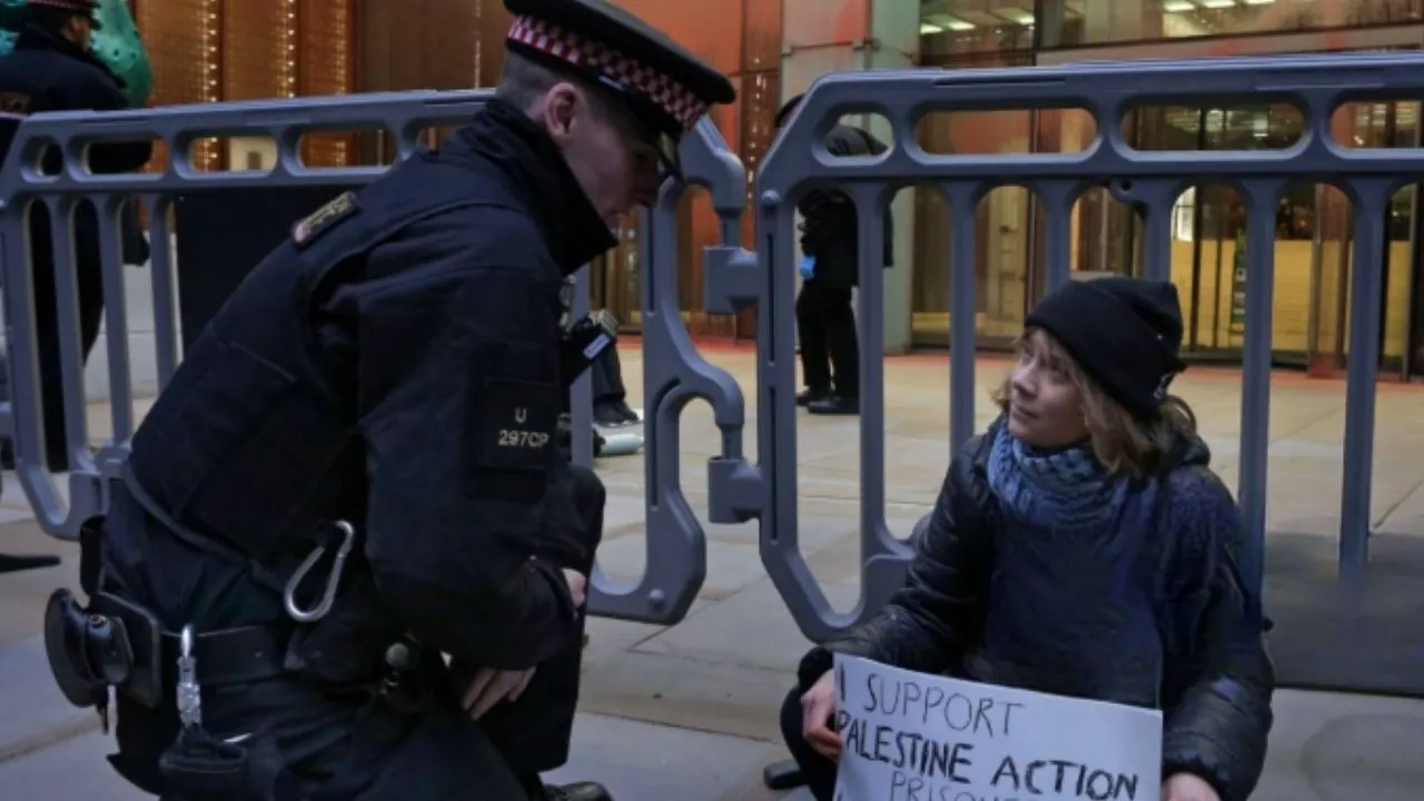 ¿Por qué detuvieron a la activista Greta Thunberg en Londres?