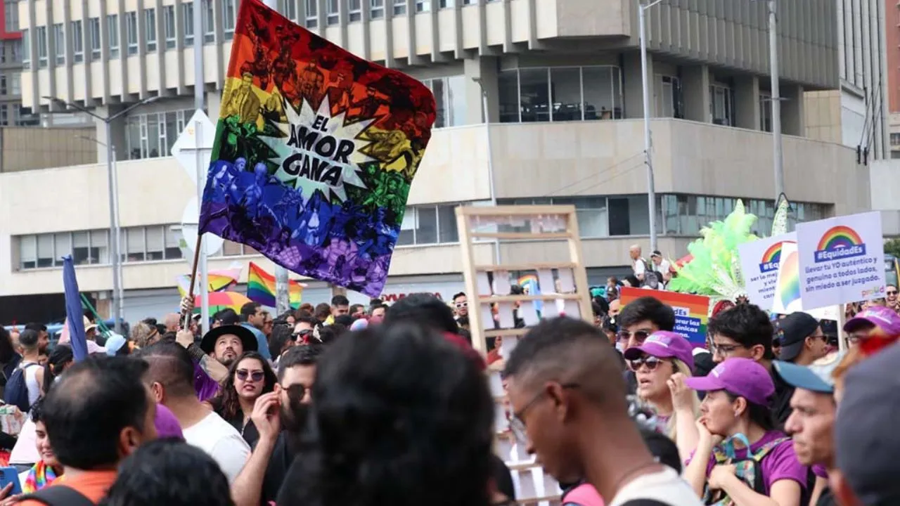 Colombia lanza plan integral para proteger los derechos de personas LGBTIQ+