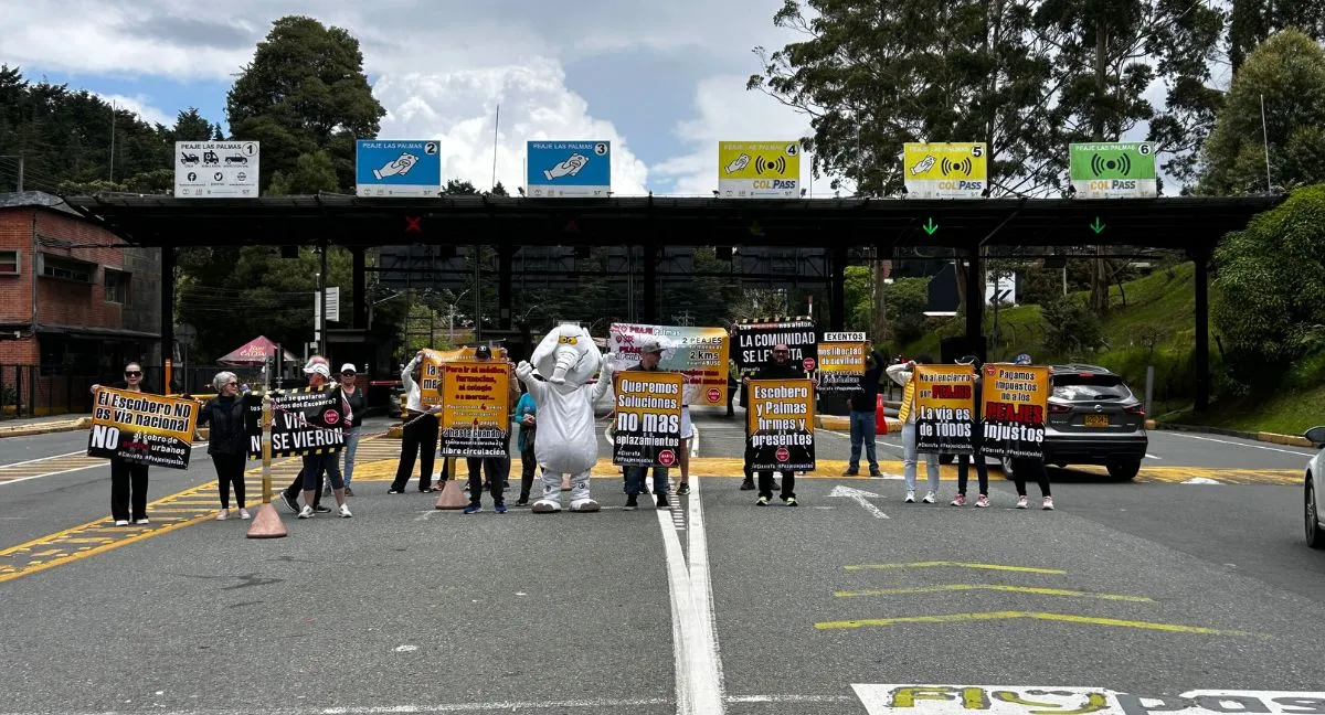 Proyecto de ley busca regular los peajes. El Elefante Blanco radicó un proyecto de ley que busca regular los peajes en Colombia