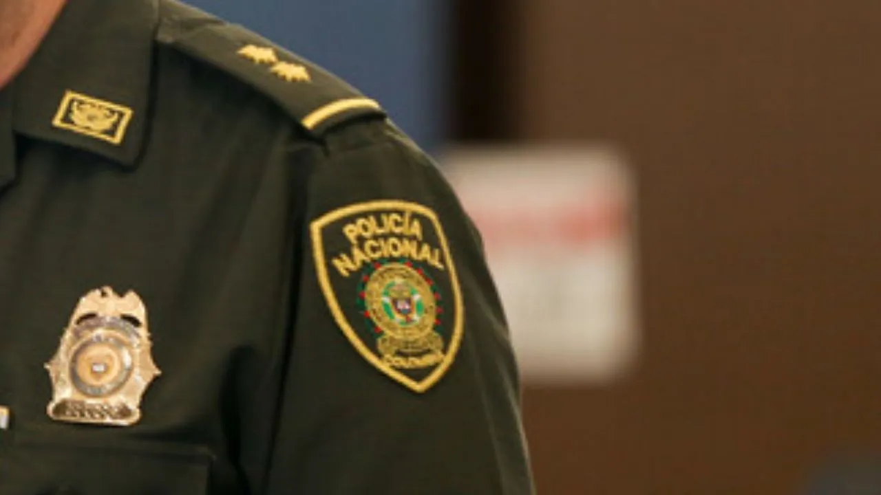 ¿Qué se sabe sobre el caso en que un policía le disparó a su esposa de forma accidental? 