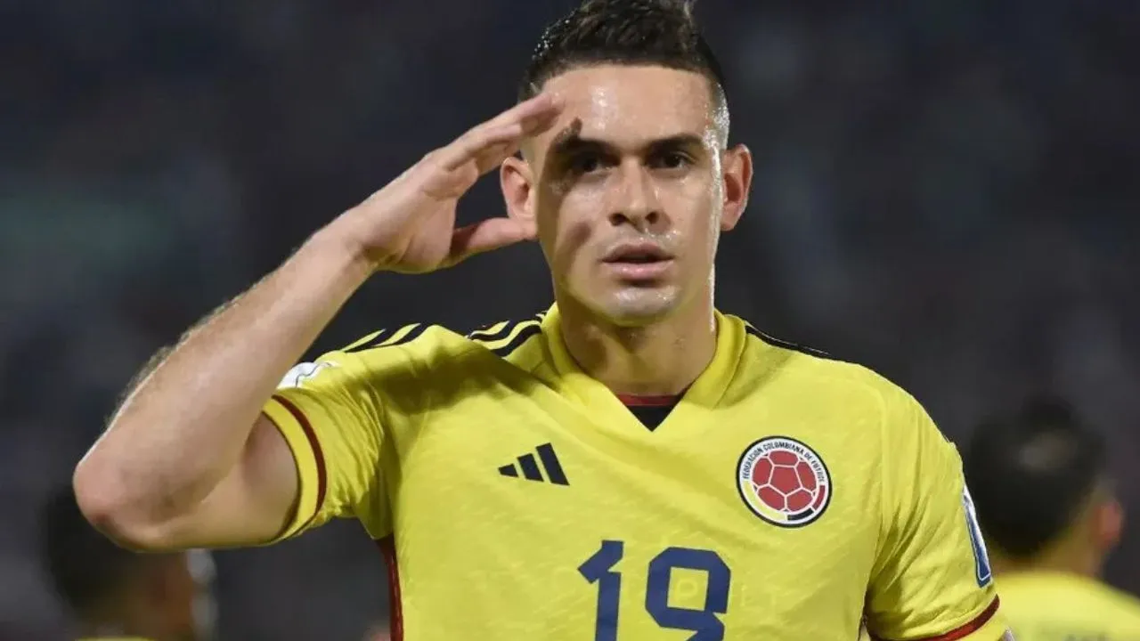 Rafael Santos Borré El Panini lo predijo: Rafael Santos Borré, borrado de la Selección Colombia