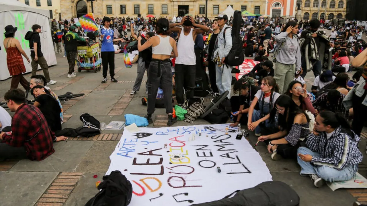 Reforma a la Ley 30 de educación La reforma a la Ley 30 de Educación está a un paso de ser ley
