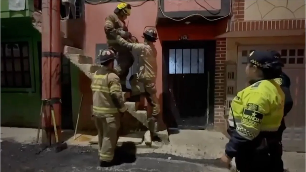 Abandonados y encerrados, así rescataron a dos niños en Ciudad Bolívar Abandonados y encerrados, así rescataron a dos niños en Ciudad Bolívar
