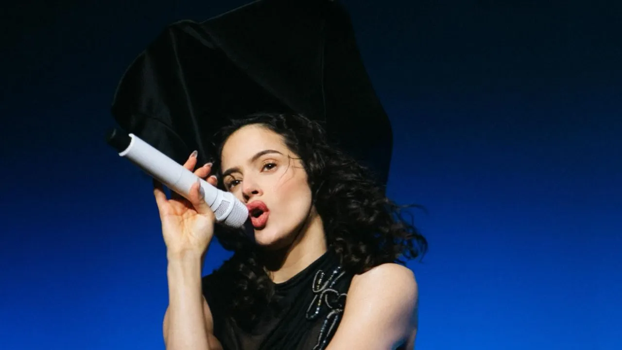 Rosalía ofreció disculpas por video que reposteó tras el triunfo de España en el Mundial Por esta polémica se canceló el concierto de Rosalía en Argentina: se relaciona con el Mundial