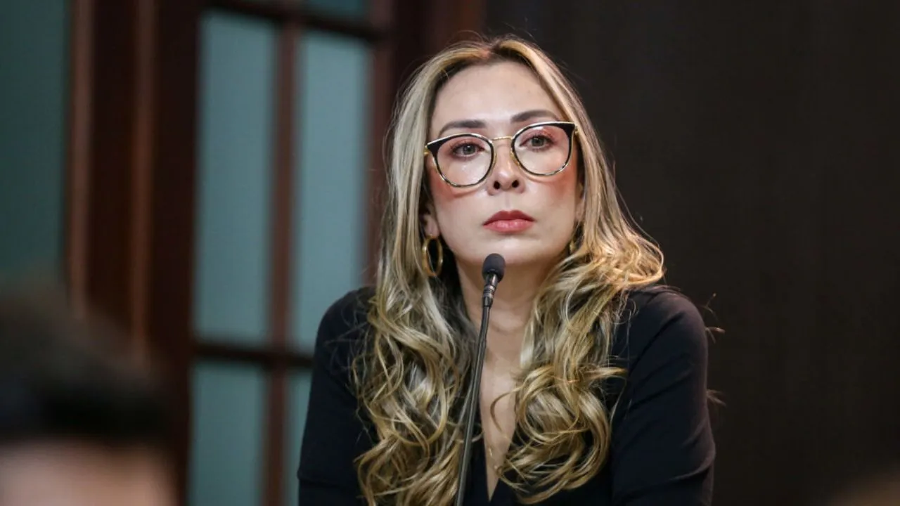 Denuncian millonaria contratación del Gobierno horas antes de la entrada en vigencia de la Ley de Garantías