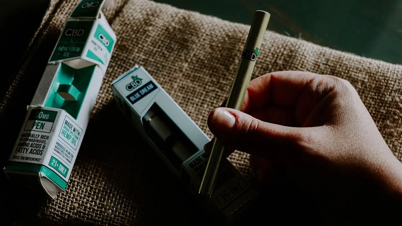 La Superindustria inicia investigaciones a empresas por venta de tabaco y vapeadores a menores