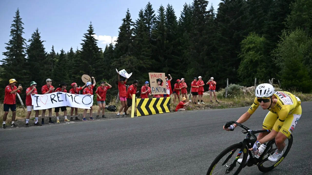 Tadej Pogacar Egan aguantó hasta que pudo en la etapa 10 del Tour; Pogacar ganó tras mortal ataque a sus rivales