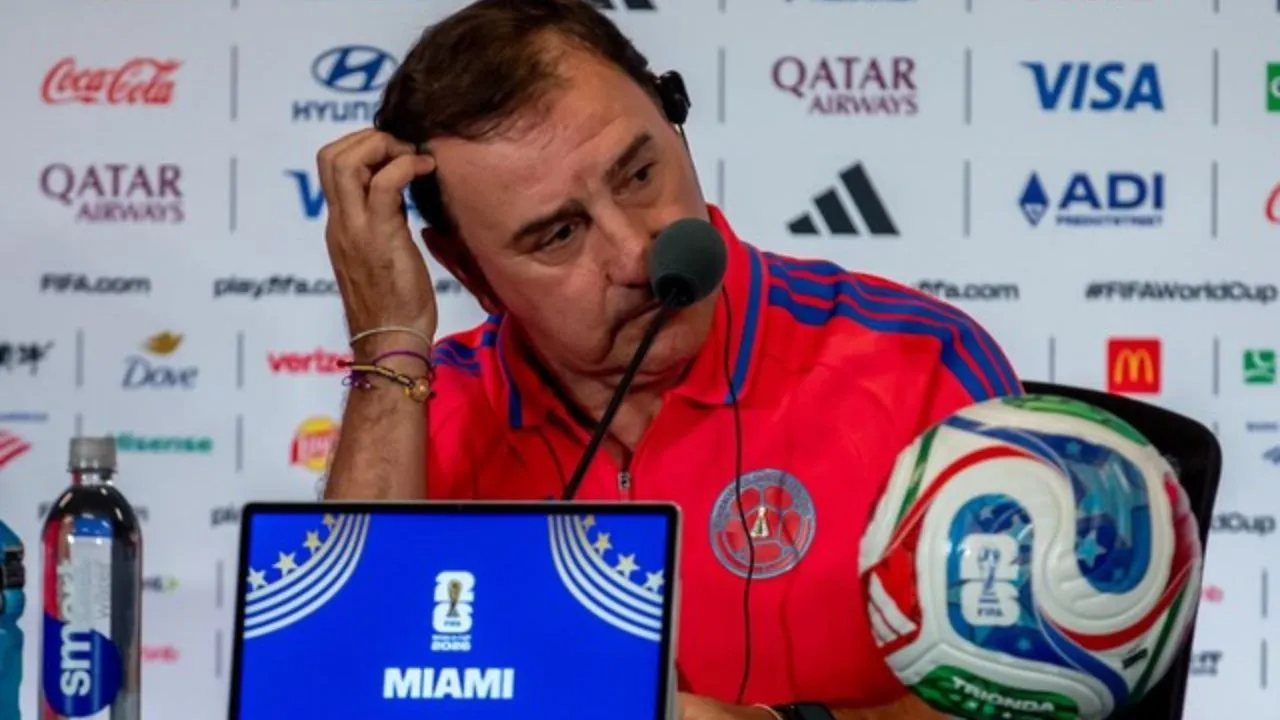 Técnicos de las selecciones que han sido destituidos tras la eliminación de sus equipos. La lista de técnicos 'descabezados' en el Mundial 2026: ¿Será Néstor Lorenzo el próximo?