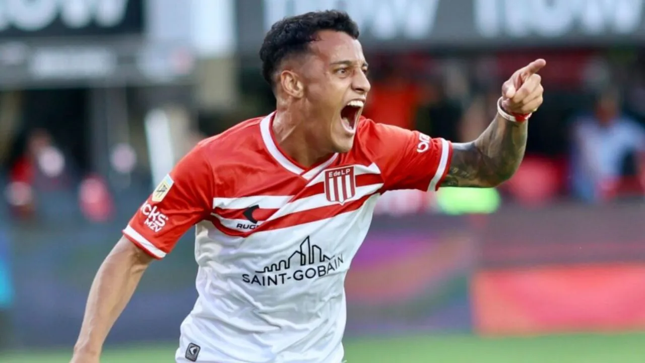 Tiago Palacios celebra el gol al DIM. Video | De carambola y con mala suerte: el gol con el que inició perdiendo el DIM en Libertadores