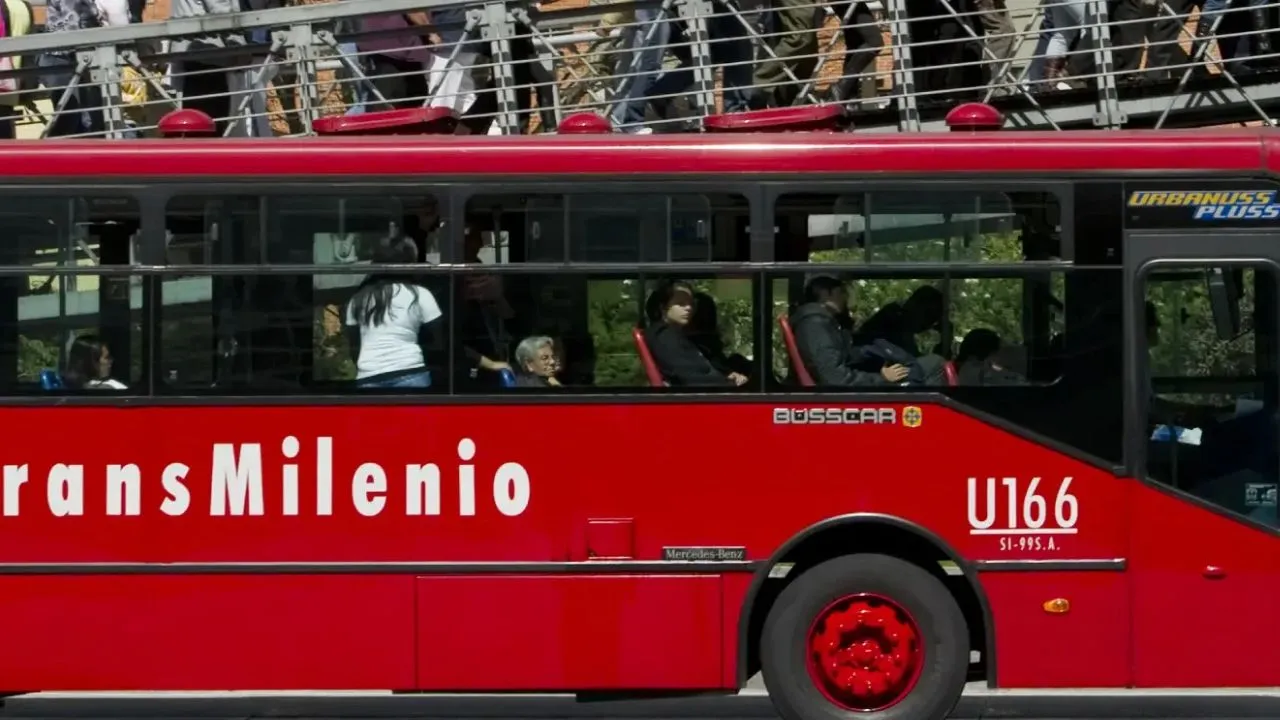 Trancón de TransMilenio hoy en la Caracas Caos en TransMilenio hoy por la Av. Caracas: esto se sabe del monumental trancón