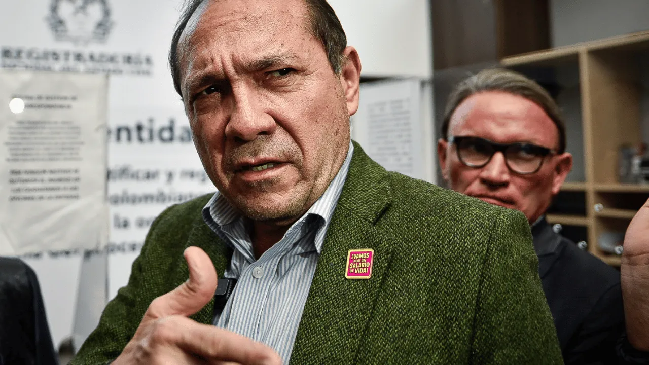 Tribunal salva al ministro Antonio Sanguino del arresto por el caso Rtvc. Tribunal revoca el arresto y la multa contra el ministro de Trabajo, Antonio Sanguino: ¿qué pasó?