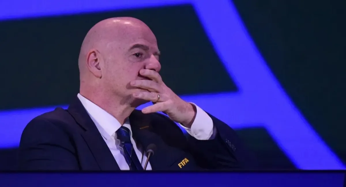 UEFA, AFC y Concacaf siguen en contra de Infantino en la FIFA Las tres confederaciones que pueden tumbar a Infantino: "El fútbol no pertenece a un individuo"