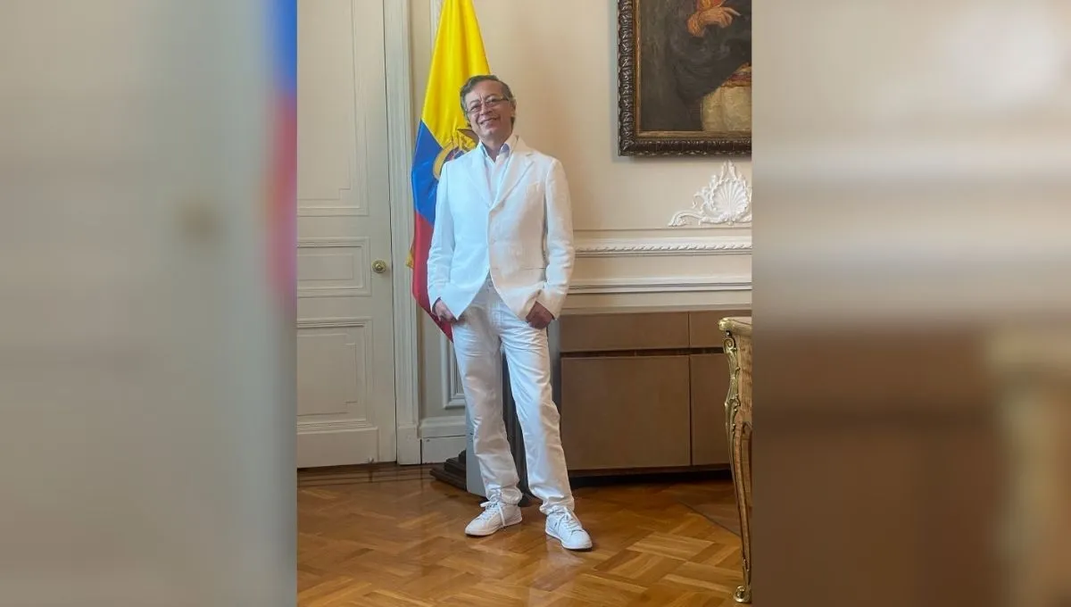 Última foto de Gustavo Petro en su oficina de la Casa de Nariño. Los mensajes con los que sorprendió el expresidente Petro antes de la posesión de De La Espriella