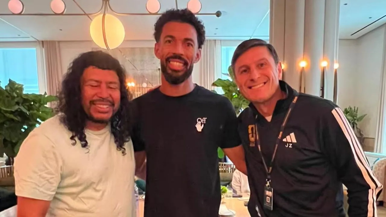 Vozinha e Higuita ¿Vozinha iba a hacer el ‘escorpión’ en el Mundial? Así fue su divertido encuentro con Higuita