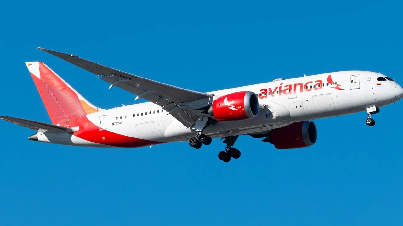 Vuelo AV55 de Avianca declarado en emergencia Avión de Avianca que iba de París a Bogotá desvió ruta sobre el Atlántico: esto se sabe